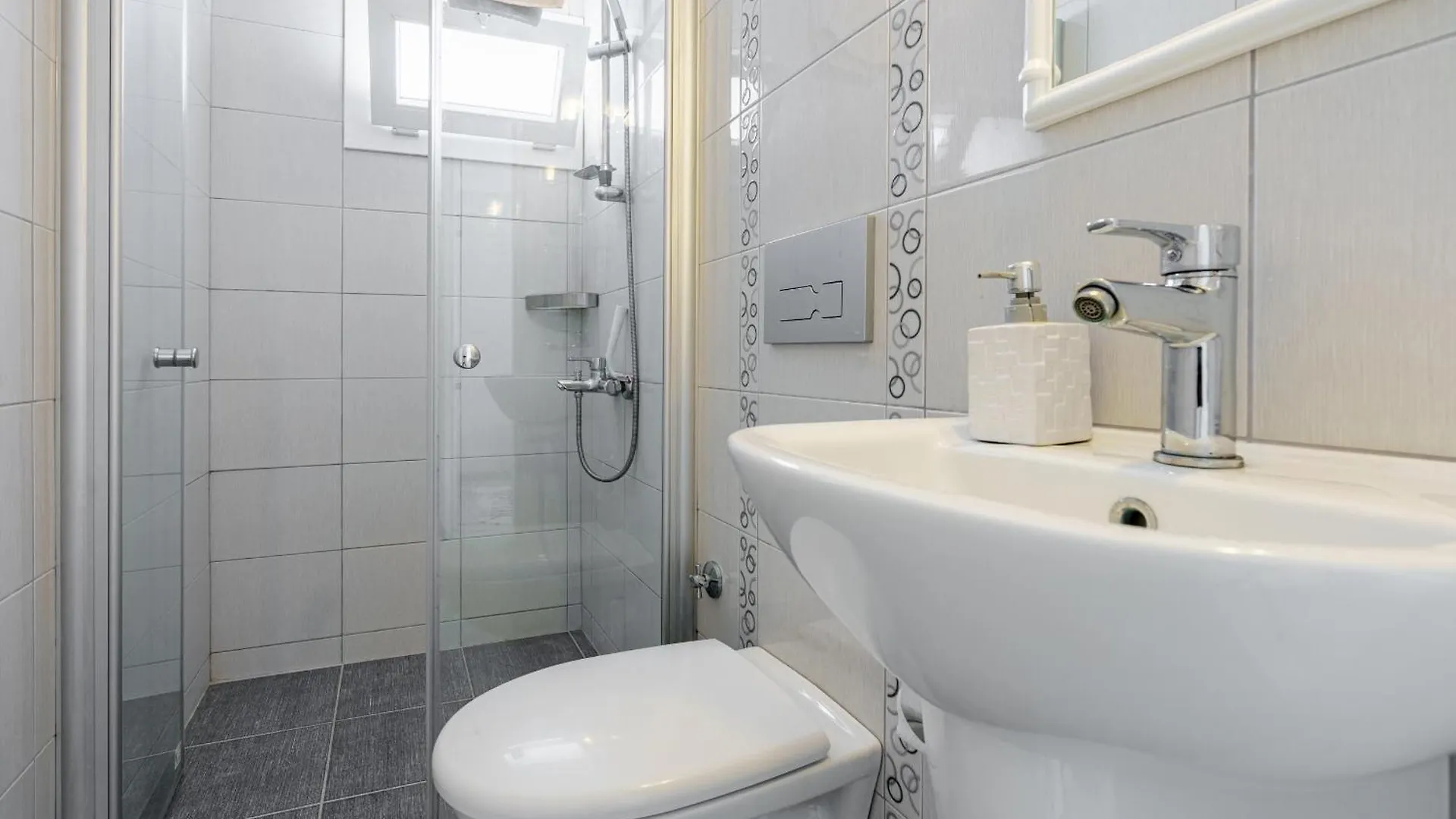 Semi Detached Villa In Complex With Shared Semi Olympic Swimming Pool In Kusadası 0*,  Türkei